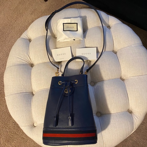 ✨SALE✨RESERVED!✨GUCCI✨NWT✨ALL LEATHER BUCKET BAG - Picture 11 of 16